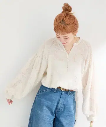 퍼프 슬리브 자카드 블라우스