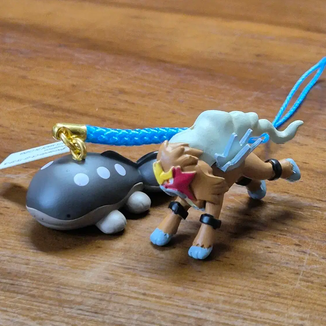 Pokemon Figure Gacha Suicune & Entei Set