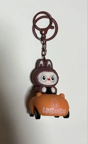 LABUBU 자동차에 탄 캐릭터 키링
