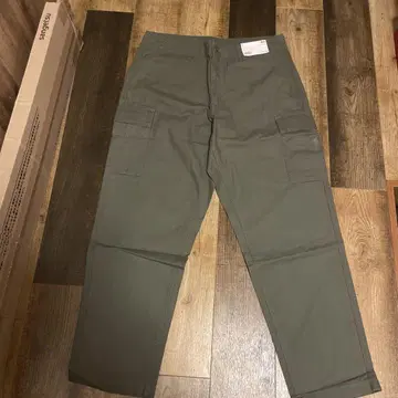 UNIQLO 레귤러 핏 카고 팬츠 올리브 88cm