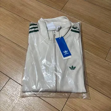adidas 크림색 자켓과 팬츠 세트