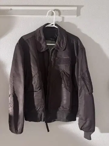 ALPHA INDUSTRIES MA-1 다크 브라운 자켓