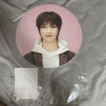 SEVENTEEN THE 8 민하오 부채 CARAT LAND 케렌