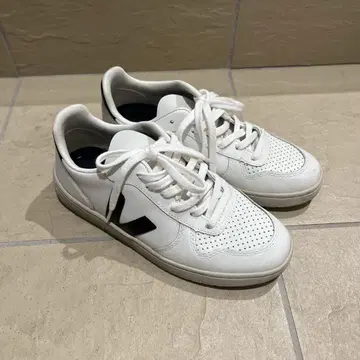 VEJA 스니커즈 화이트 36