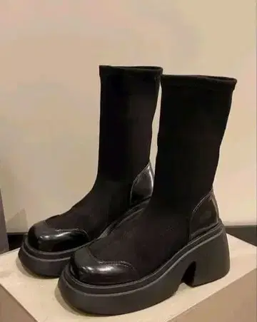 블랙 스웨이드 부츠 통굽