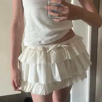 GLOWNY 화이트 플레어 스커트
