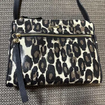 레오파드 무늬 숄더백 Kate spade