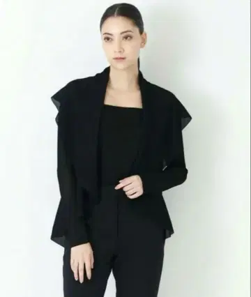 새상품급 에포카 가디건 드로어 두지엠 클라세 이에나 띠어리 르네