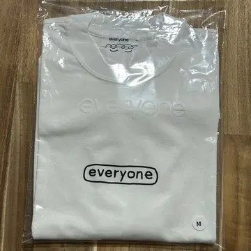 새상품 everyone j.30000 sketchy 로고 티 M