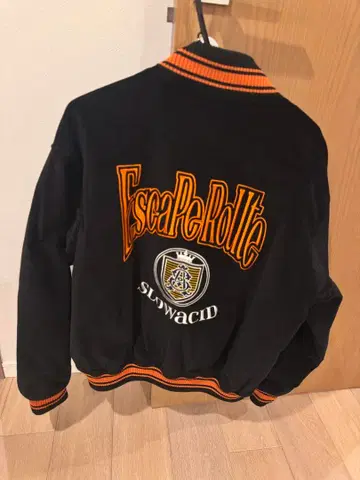 SLOWACID 바시티 자켓 블랙/오렌지