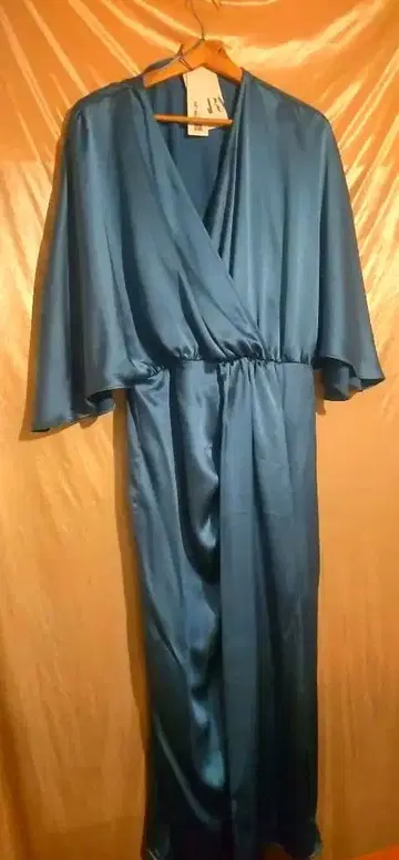 미사용 ZARA 새틴 카슈쿨 드레스 키 큰 분 추천