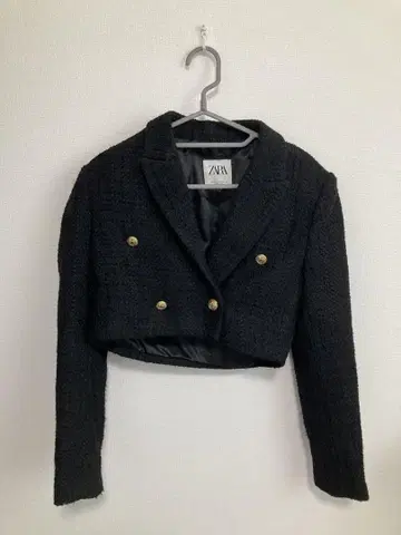 [새상품급] ZARA 크롭 트위드 자켓 골드 버튼 xs사이즈 여성용