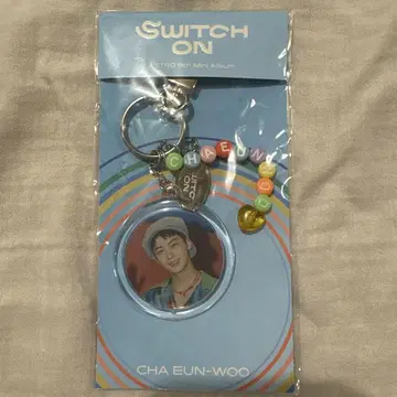 차은우 SWITCH ON 키링