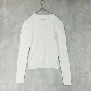 UN3D. 화이트 퍼프 슬리브 스트레치 긴팔 니트 봄/가을/겨울