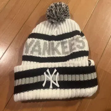 Yankees 봉봉 니트 모자 화이트 블랙