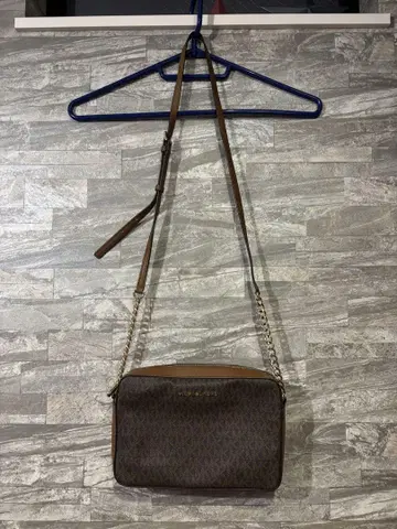 MICHAEL KORS 브라운 숄더백