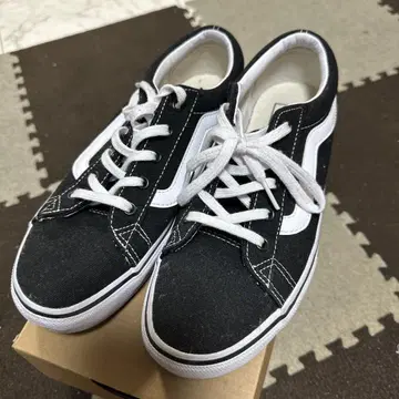 Vans 캔버스 스니커즈 블랙/화이트