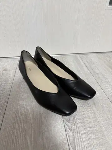 RANDA V컷 베이직 펌프스