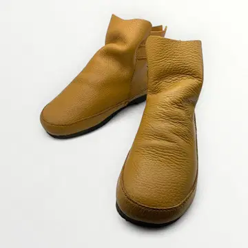 24.5cm: 경량 발볼 넓은 가죽 숏부츠 슬립온 (카멜)