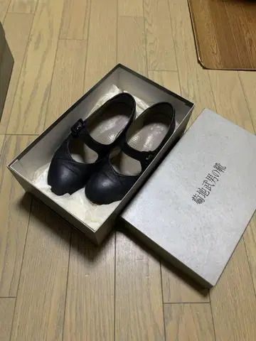 키쿠치 타케오 블랙 가죽 신발