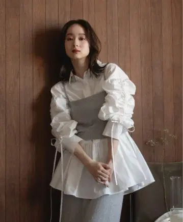 프릴 드로스트 튜닉 블라우스 화이트