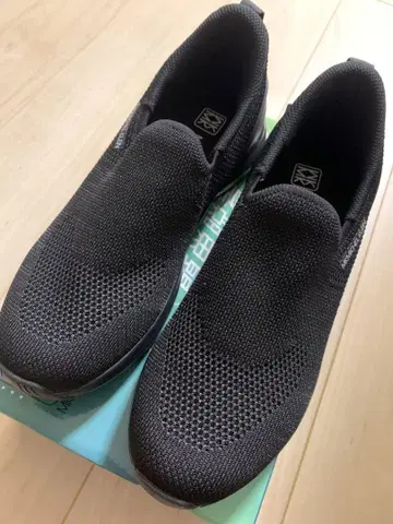 MICHEL KLEIN 블랙 슬립온