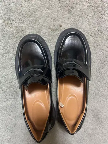 UNIQLOC 로퍼