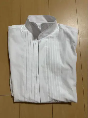 화이트 스탠딩 칼라 셔츠