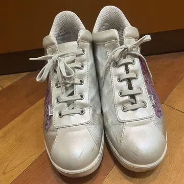 루코라인 스니커즈 24.5cm