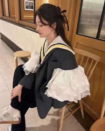 Bibiy EMMA FRILL JACKET