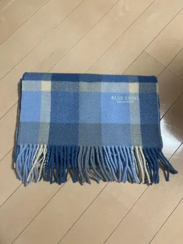 BLUE LABEL 체크 무늬 머플러