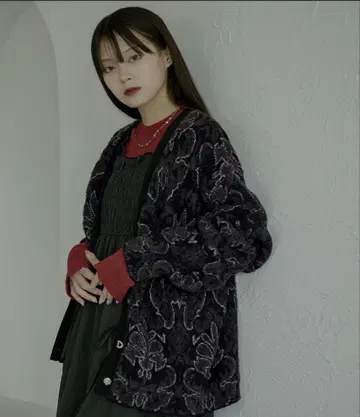 Ezick 빈티지 자카드 라메 샤기 가디건