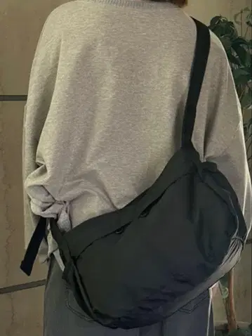 블랙 숄더백 나일론