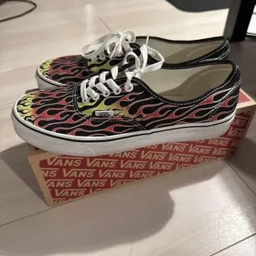 VANS 오센틱 플레임스 비아 오센틱 28cm