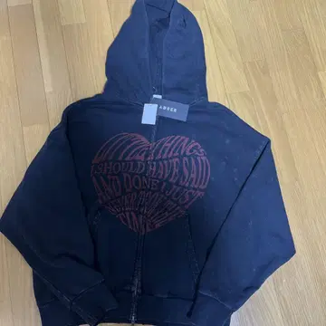 ADRER 하트 프린트 블랙 후드티