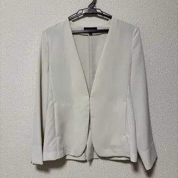 새상품급! INDIVI 고급 심플 노카라 자켓 아이보리
