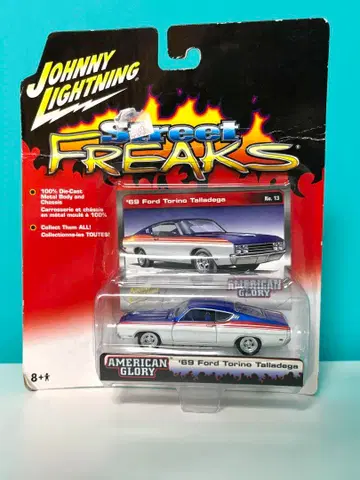 Johnny Lightning Ford Torino Talladega