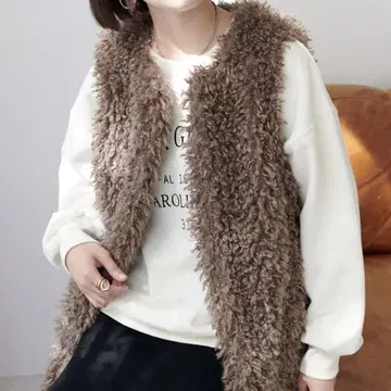 [ DISCOAT ] [ 새상품 미사용 ] 컬리 퍼 베스트 모카
