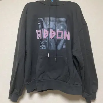 BG와 RIBBON 후드 부착 후드티 블랙