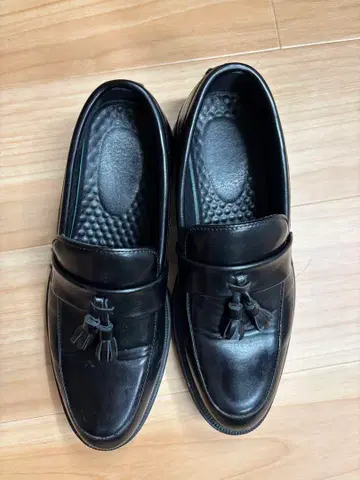 ZARA 가죽 태슬 로퍼