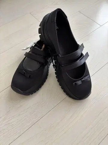 ZARA 스트랩 신발 새상품