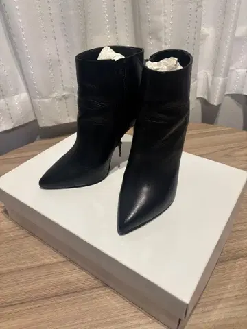 DIANA 블랙 가죽 부츠