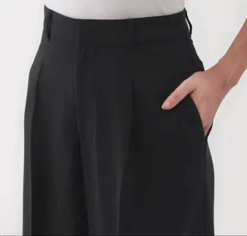 무인양품 턱 스트레이트 팬츠