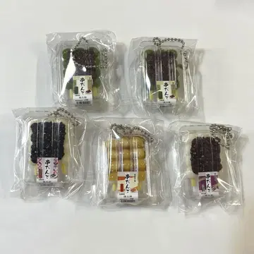 팩에 든 꼬치 경단 볼체인 키링 가챠가챠