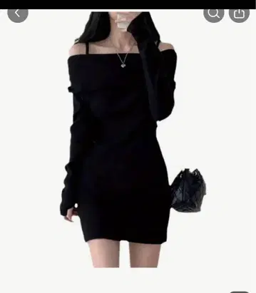 새상품 2가지 색상 선택 가능 오프숄더 블랙 미니 원피스 긴팔
