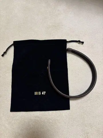 IRIS 47 브라운 가죽 헤어밴드