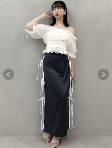 dazzlin 사이드 레이스 리본 트랙 스커트