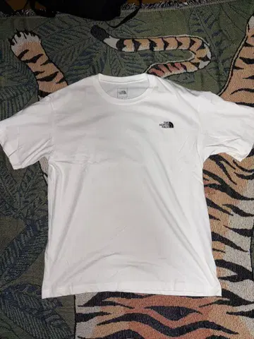 THE NORTH FACE 화이트 T셔츠