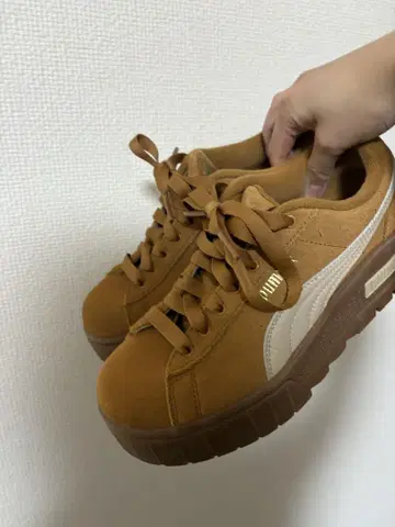 PUMA 브라운 스웨이드 플랫폼 스니커즈