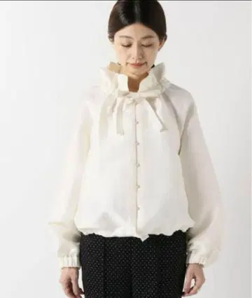 IENA LA BOUCLE 평이중 프릴 칼라 블라우스